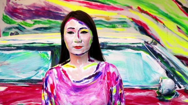 Nghệ sĩ biến &ocirc; t&ocirc; v&agrave; người th&agrave;nh tranh vẽ 10
