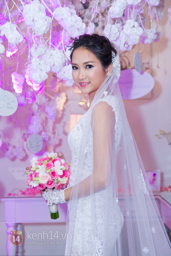 Cận cảnh vẻ đẹp tinh khôi của cô dâu Yến Phương trong tiệc cưới thân mật  2