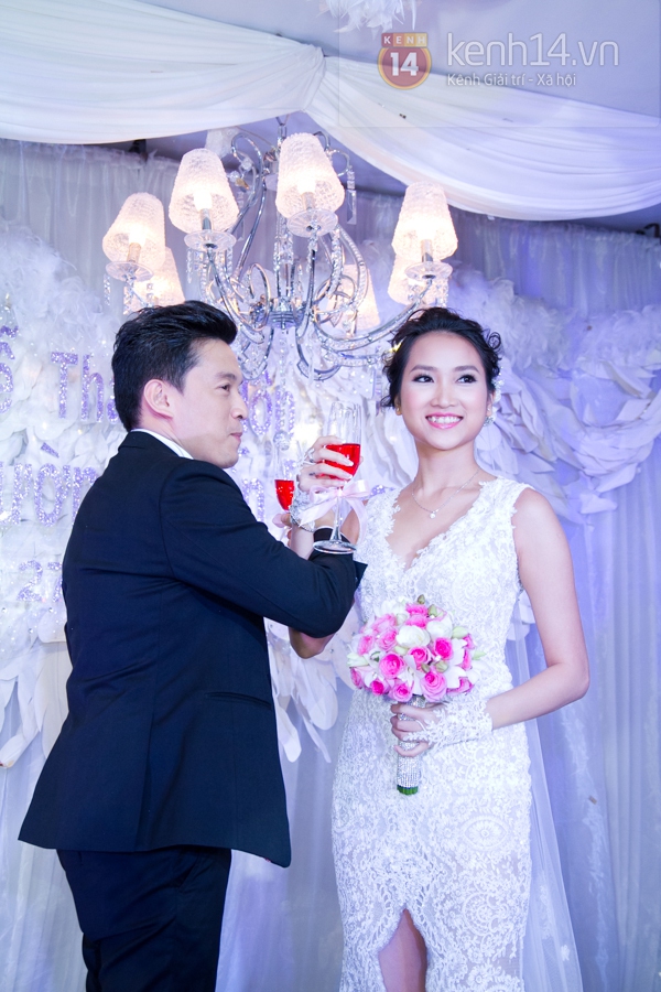 Cận cảnh vẻ đẹp tinh khôi của cô dâu Yến Phương trong tiệc cưới thân mật  18
