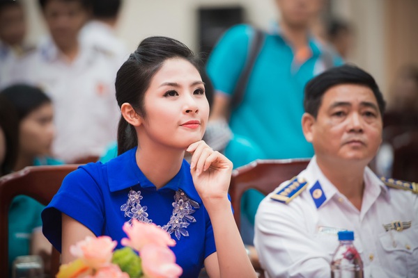 Hoa hậu Ngọc H&acirc;n đổ mồ h&ocirc;i tham gia bảo vệ m&ocirc;i trường  3