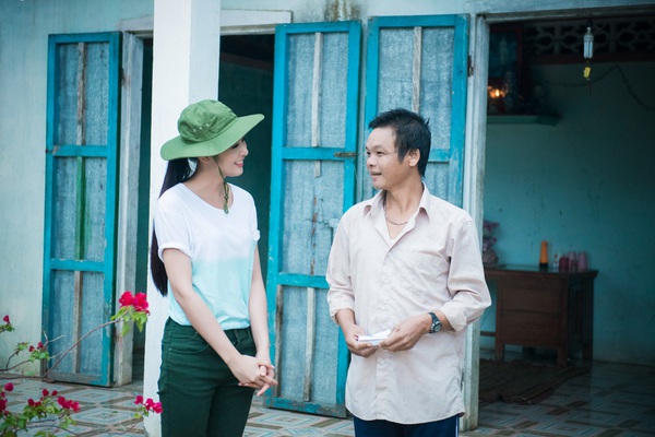 Hoa hậu Ngọc H&acirc;n đổ mồ h&ocirc;i tham gia bảo vệ m&ocirc;i trường  7