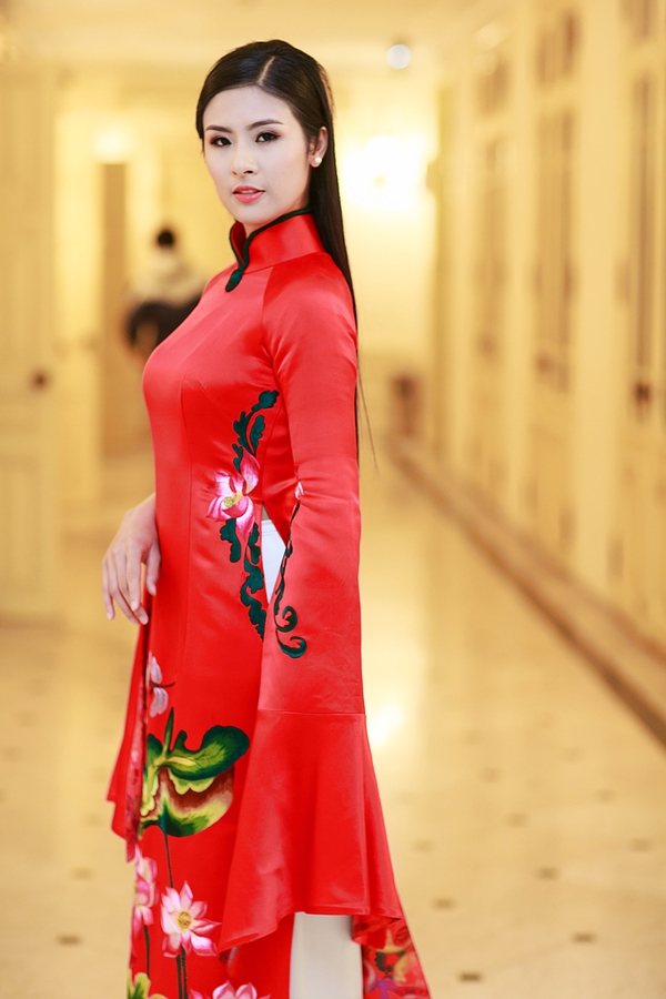 Á hậu Huyền My đọ sắc cùng Hoa hậu Ngọc Hân trong sự kiện 7