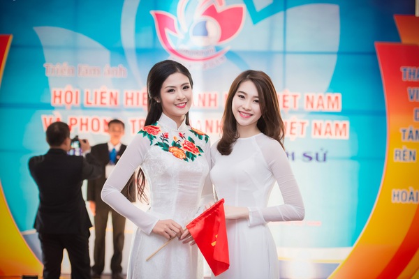 Hoa hậu Thu Thảo, Ngọc Hân đẹp tựa nữ thần trong sự kiện 13