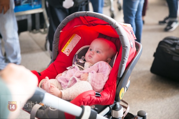 Kelly Clarkson mang theo con gái vừa chào đời đến Việt Nam 6