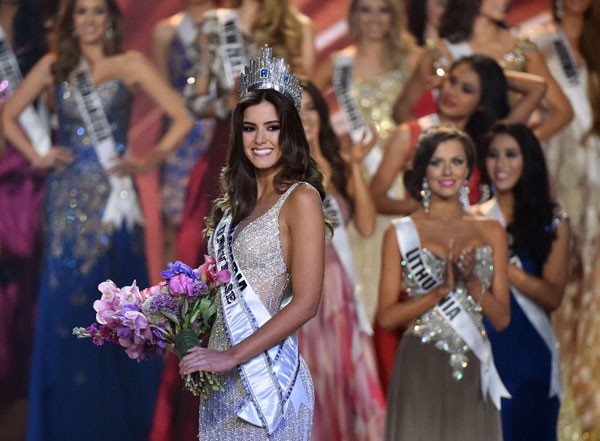 Đại diện Colombia đăng quang Hoa hậu Ho&agrave;n vũ 2015 5