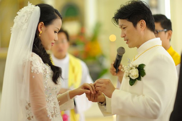 Hé lộ ảnh trong đám cưới bí mật của Dustin Nguyễn 5