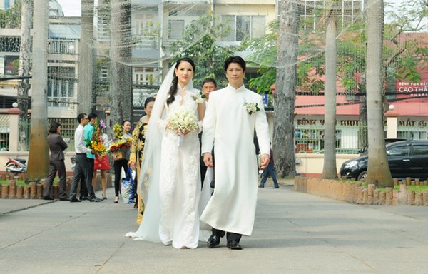 Hé lộ ảnh trong đám cưới bí mật của Dustin Nguyễn 3