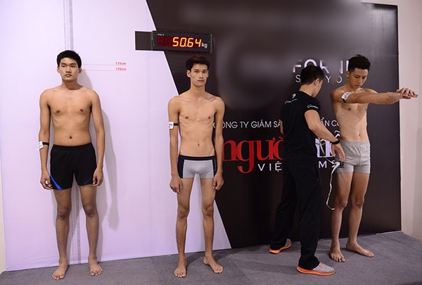 Vào phòng "cân, đo" của Vietnam's Next Top Model phía Bắc 17