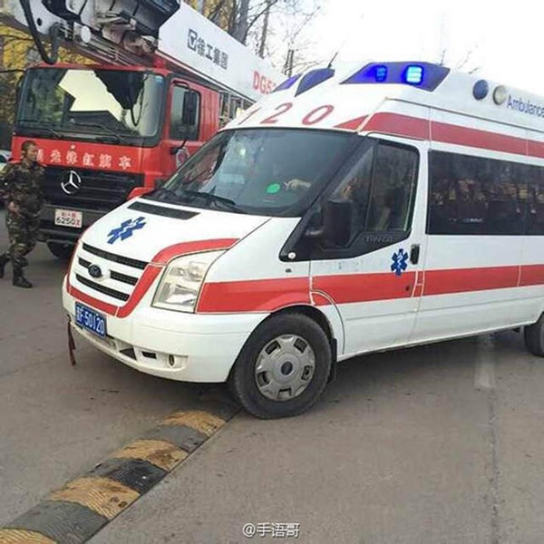 12 người đ&ograve;i nhảy lầu tự s&aacute;t tập thể 3