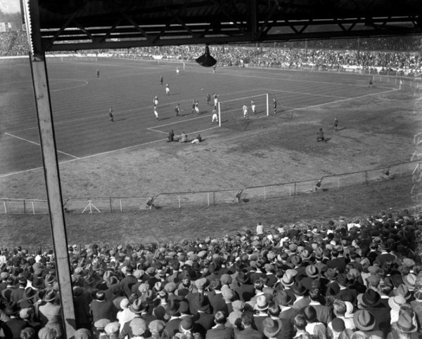 Ký ức Stamford Bridge qua những bức ảnh đen trắng 4