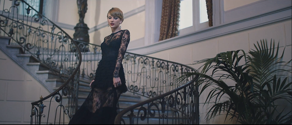 "Bóc mác" loạt bộ cánh "đỉnh-của-đỉnh" Taylor Swift diện trong MV mới 5
