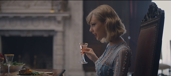 "Bóc mác" loạt bộ cánh "đỉnh-của-đỉnh" Taylor Swift diện trong MV mới 11