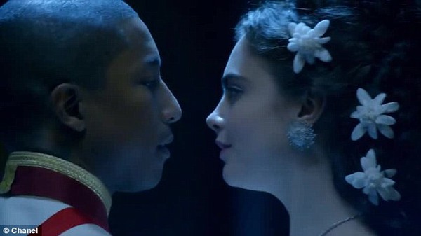 Cara Delevingne & Pharrell đóng phim ngắn của Chanel 2