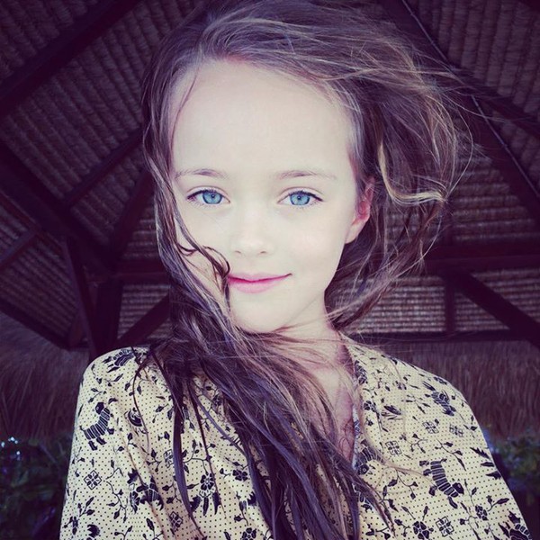 Mẫu nhí 9 tuổi "khuấy đảo" facebook & instagram vì vẻ đẹp thiên thần 15