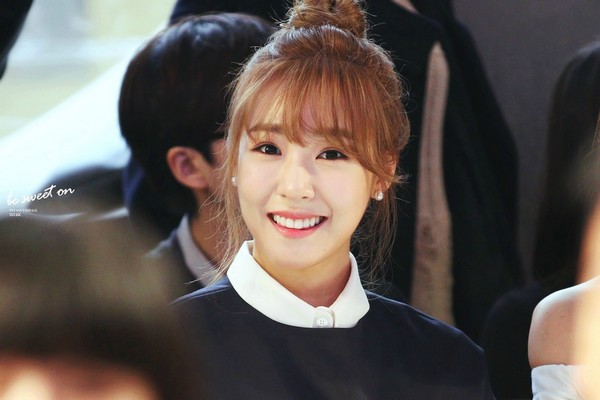 4 kiểu t&oacute;c quen thuộc cho khu&ocirc;n mặt d&agrave;i của Tiffany (SNSD) 22
