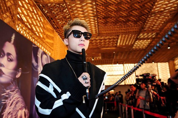 Sơn T&ugrave;ng  M-TP lại "đụng" phong c&aacute;ch với G-Dragon 2