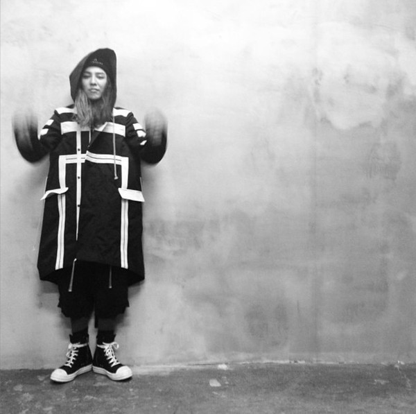 Sơn T&ugrave;ng  M-TP lại "đụng" phong c&aacute;ch với G-Dragon 4