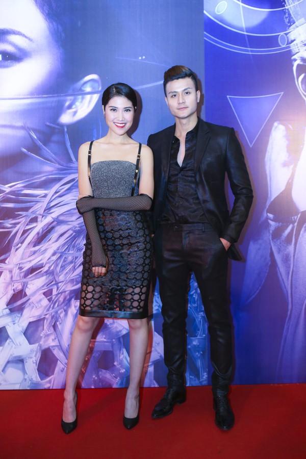 Trang Nhung, Khả Ngân diện crop-top dự Tuần lễ Thời Trang Quốc Tế Việt Nam 19