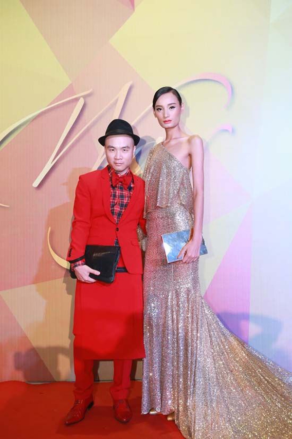 30 bộ đồ ánh kim đáng nhớ nhất của mỹ nhân Việt 19