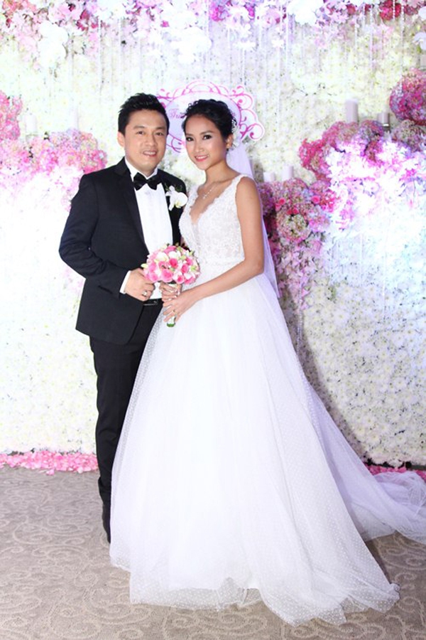 Chiêm ngưỡng loạt váy cưới của sao Việt - Hoa - Hàn kết hôn năm 2014 22