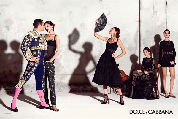 Các cụ bà sành điệu trong quảng cáo Xuân/Hè 2015 của Dolce & Gabbana 11