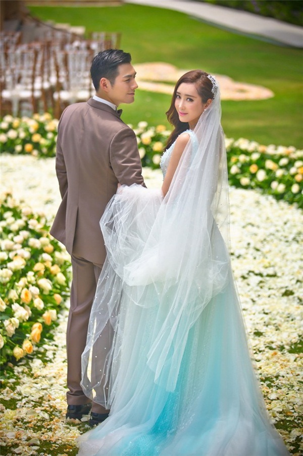 Chiêm ngưỡng loạt váy cưới của sao Việt - Hoa - Hàn kết hôn năm 2014 42