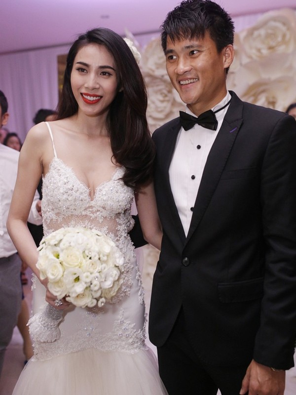 Chiêm ngưỡng loạt váy cưới của sao Việt - Hoa - Hàn kết hôn năm 2014 4