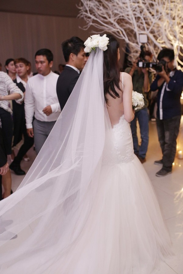 Chiêm ngưỡng loạt váy cưới của sao Việt - Hoa - Hàn kết hôn năm 2014 3