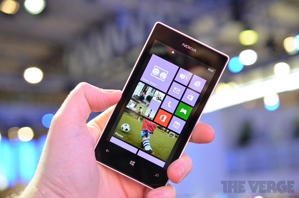 Lumia 520 và 720: Giá quá rẻ mà lại "chất" 1
