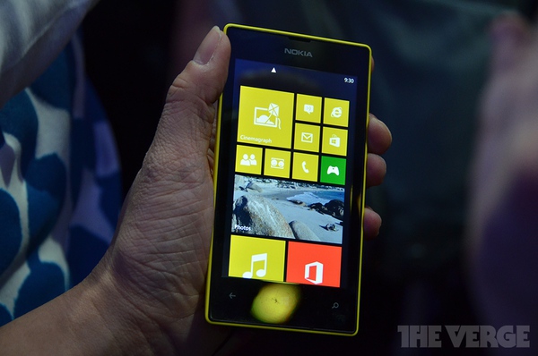 Lumia 520 và 720: Giá quá rẻ mà lại "chất" 2