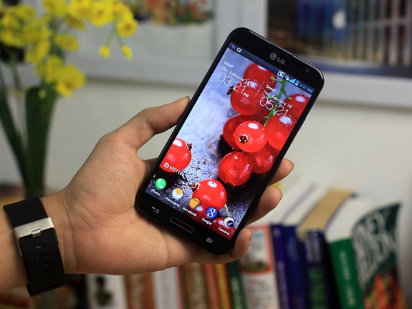 Cận cảnh LG Optimus G Pro - Smartphone "khủng" nhất thế giới 4