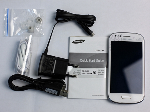 Trên tay Samsung Galaxy S III Mini phiên bản 8/3 3