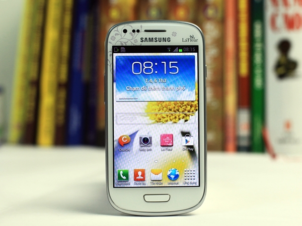 Trên tay Samsung Galaxy S III Mini phiên bản 8/3 5