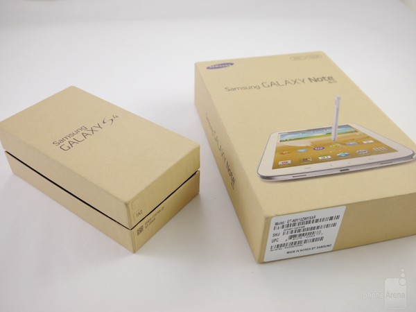 Chiêm ngưỡng... vỏ hộp đẹp mắt của Galaxy S4 1