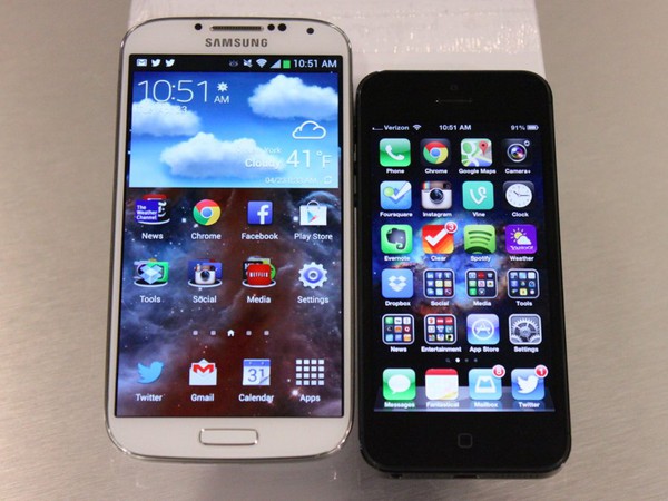 Màn hình Galaxy S4 đẹp gần bằng iPhone 5 1