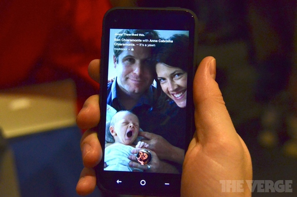 Trên tay HTC First - Smartphone tích hợp Facebook Home đầu tiên 7
