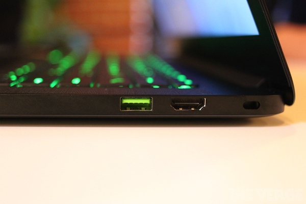 Cận cảnh Razer Blade 14 inch - Chơi game "khủng", kiểu d&aacute;ng đẹp 8