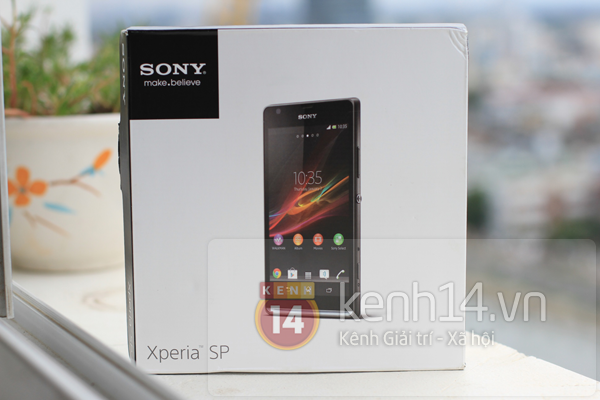 Cận cảnh Sony Xperia SP, smartphone tầm trung giá tốt 1