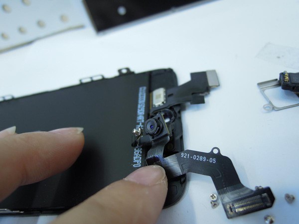 iPhone 5S chắc chắn sẽ sở hữu khả năng nhận diện v&acirc;n tay 3