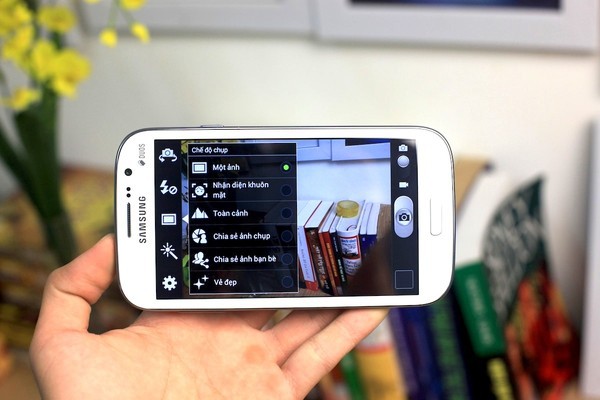 Smartphone tầm trung hấp dẫn cho m&ugrave;a h&egrave; 5