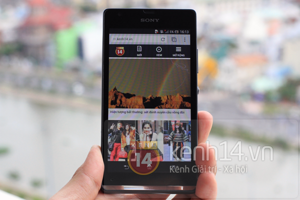 Smartphone tầm trung hấp dẫn cho m&ugrave;a h&egrave; 4