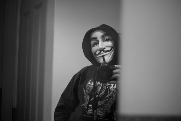 Điểm danh những hacker Anonymous đã lộ diện 8