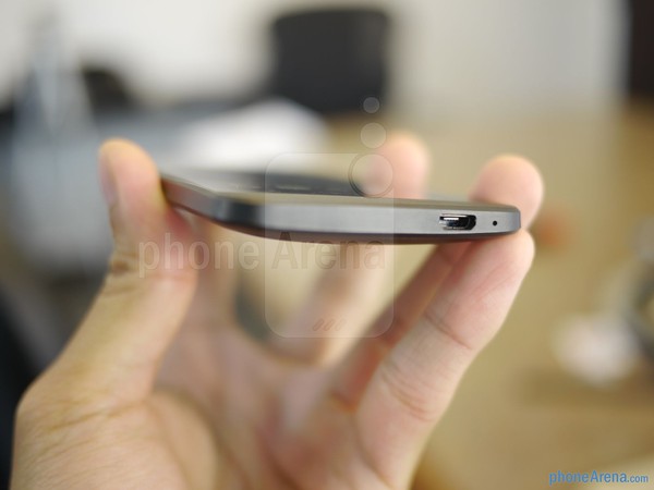 Cận cảnh HTC One Mini - Nhỏ mà không nhỏ 8