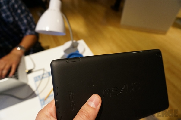 Cận cảnh Nexus 7 thế hệ mới 7