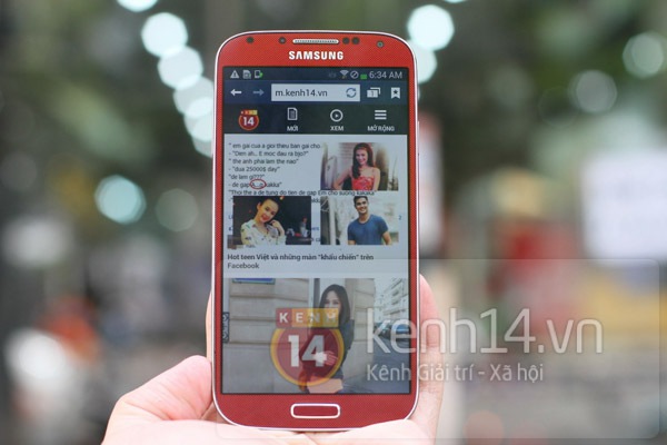 Cận cảnh Galaxy S4 LTE- A phiên bản đỏ ở Việt Nam 10