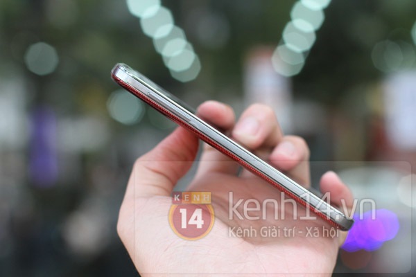 Cận cảnh Galaxy S4 LTE- A phiên bản đỏ ở Việt Nam 6