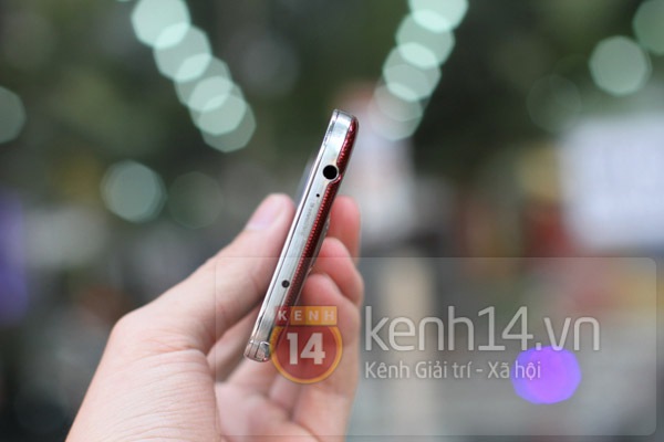 Cận cảnh Galaxy S4 LTE- A phi&ecirc;n bản đỏ ở Việt Nam 8