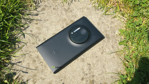 Lumia EOS sẽ mang tên Lumia 909 1