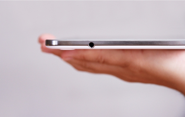 Cận cảnh Galaxy Tab 3 8 inch - Tablet kết hợp smartphone 7