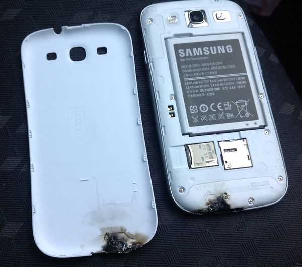 Galaxy S III phát nổ ngay trong túi quần 1